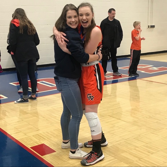 Meet your Posher, Mya - Picture 6 of 8